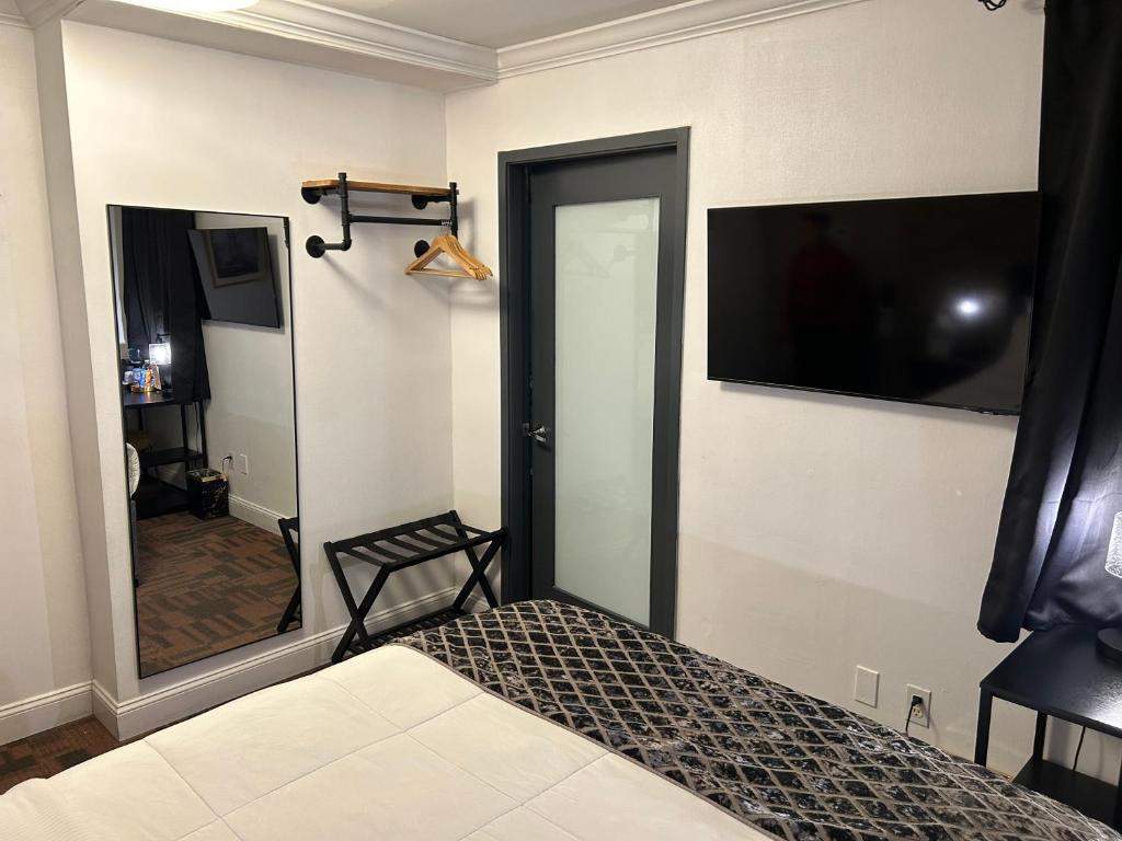 Hotel Richland LES photo