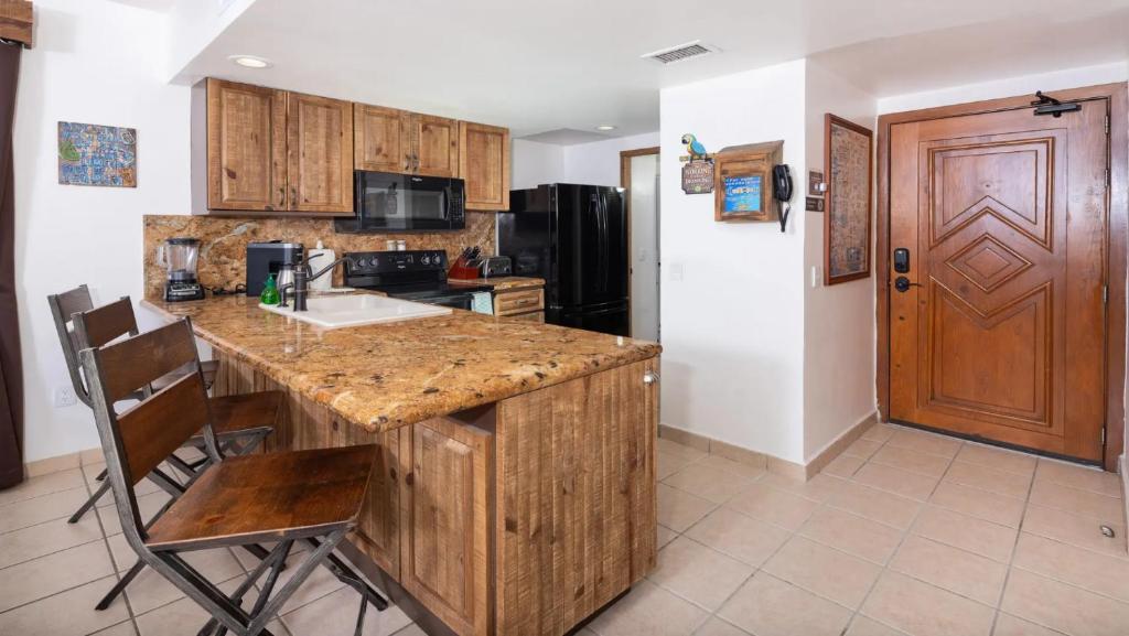 Two-Story 3-Bedroom Beachfront Penthouse at Princesa Resort - BeachBumCondos photo