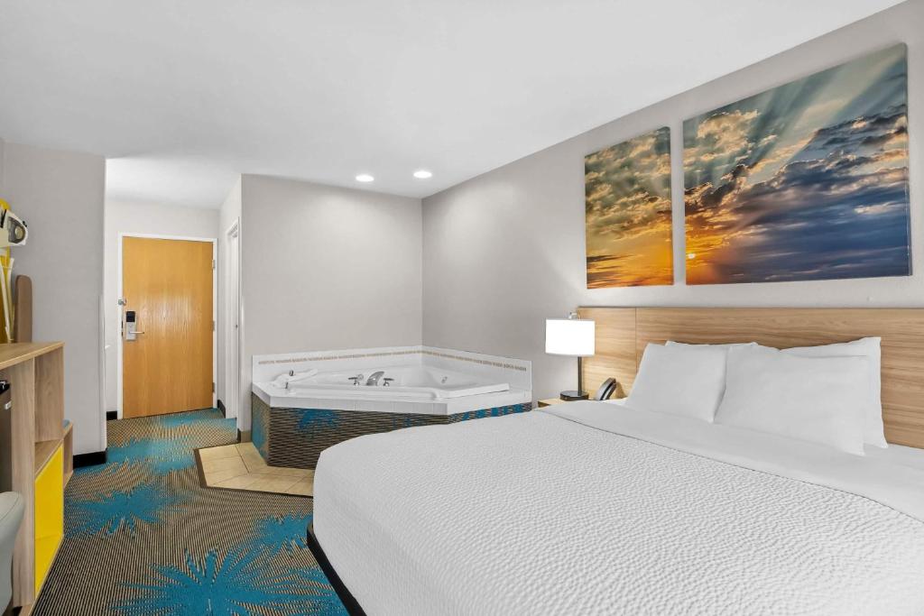 Days Inn by Wyndham Imlay City - Suite Lit Queen-Size - Non-Fumeurs