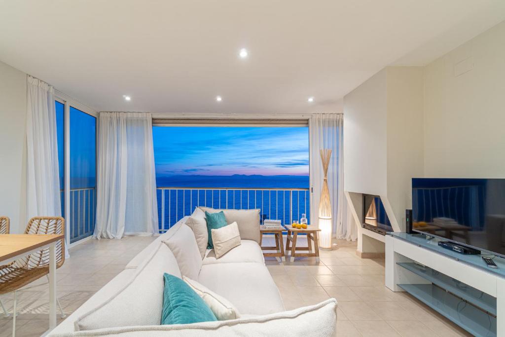 Milenial Immo Endless Sea Views Roses Parking