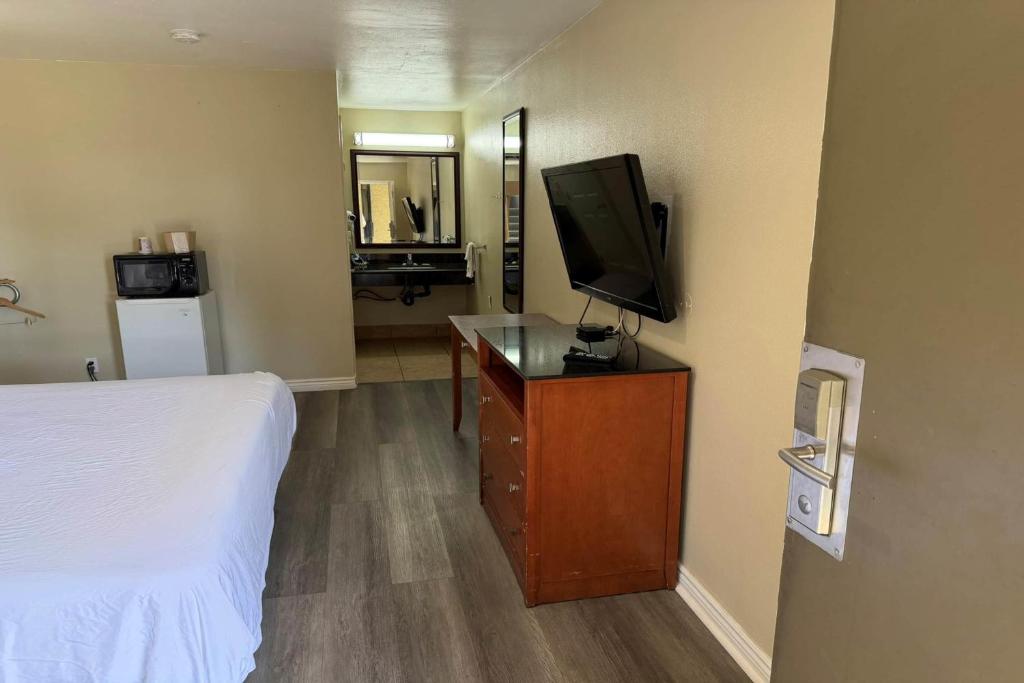 Travelodge by Wyndham Hemet CA - Camera King - Accesso Disabili/Non Fumatori