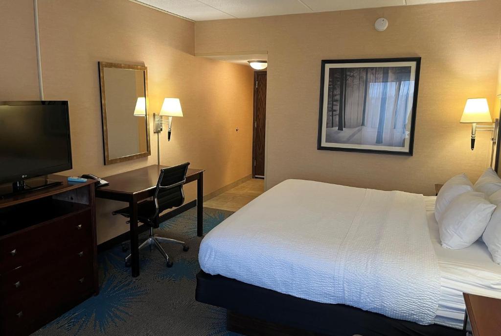 Days Inn by Wyndham Duluth Lakewalk - Habitación Con Cama Extragrande - No Fumadores