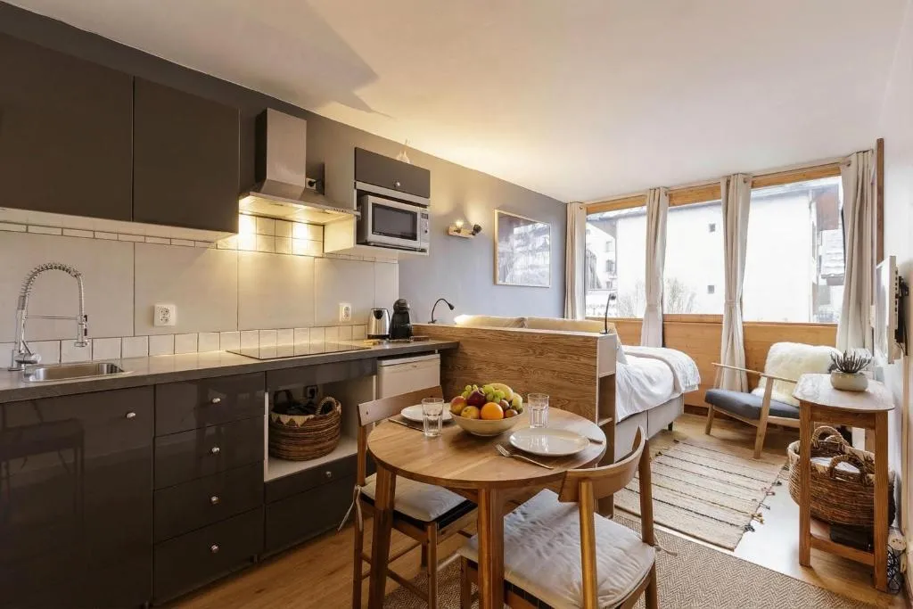 Le Cham 106 Modern Studio in Central Chamonix | Walk to Ski Lift & Town Center - Happy Rentals