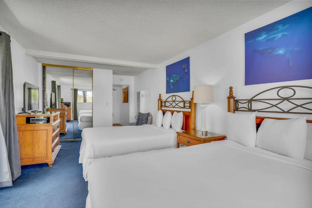 Oceanside Marina Suites - A Waterfront Hotel - 