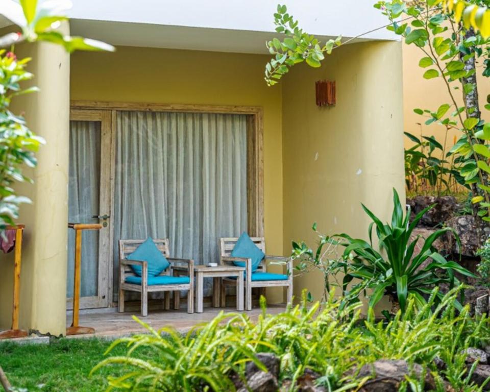 Phòng Deluxe Giường Đôi Nhìn Ra Vườn