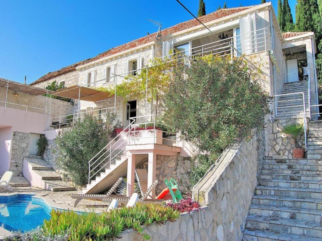 Apartments Villa Capitano - Two Bedroom Apartment with Balcony and Sea View UTI