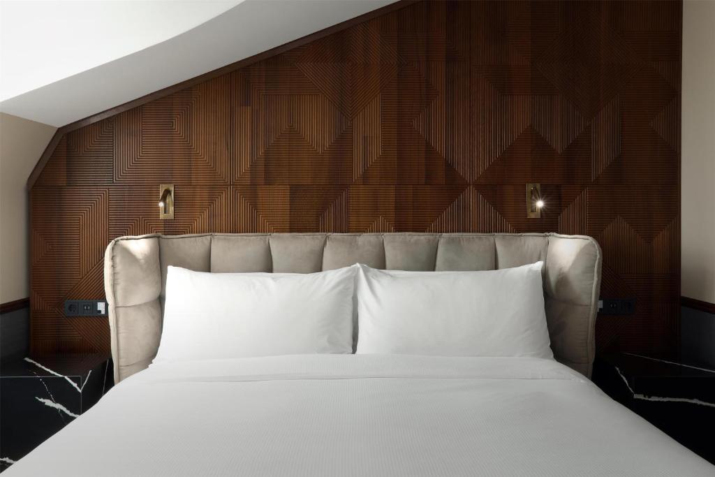 Iceland Parliament Hotel, Curio Collection By Hilton photo 2