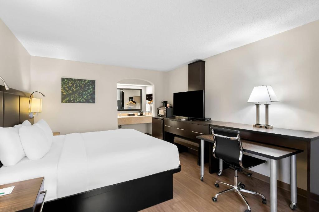 Quality Inn & Suites Monticello - Housity