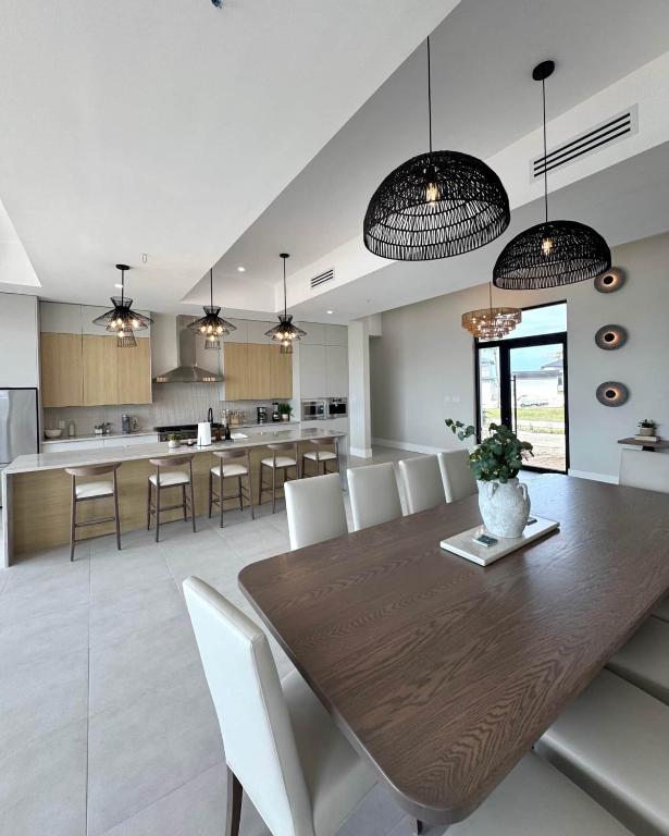 Sea Side Villa - Luxury Villa + Full Concierge! photo photo 5