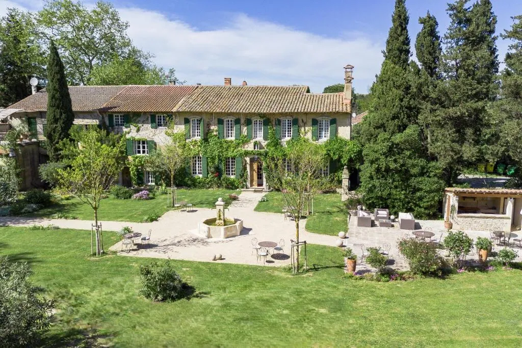 Domaine de Rhodes - 5 Chambres et 7 locations de vacances
