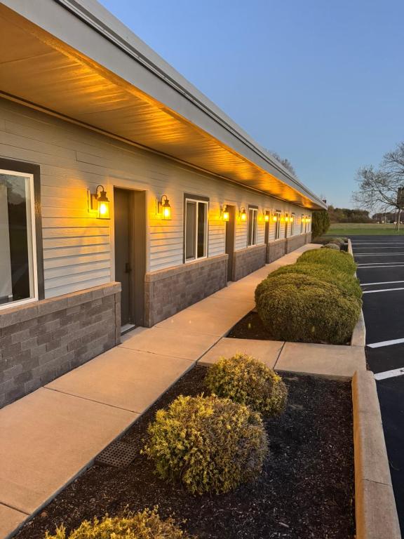 a building with lights on the side of it at The Sandusky Melrose - Next to the Cedar Point Sports Center and Sports Force! Recently Renovated! in Sandusky
