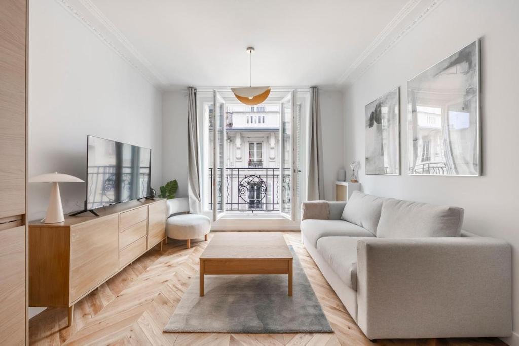 We Parisian Les Invalides Cozy Home