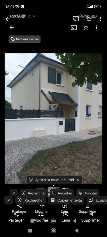 a screenshot of a page of a house at chambre double in Poitiers