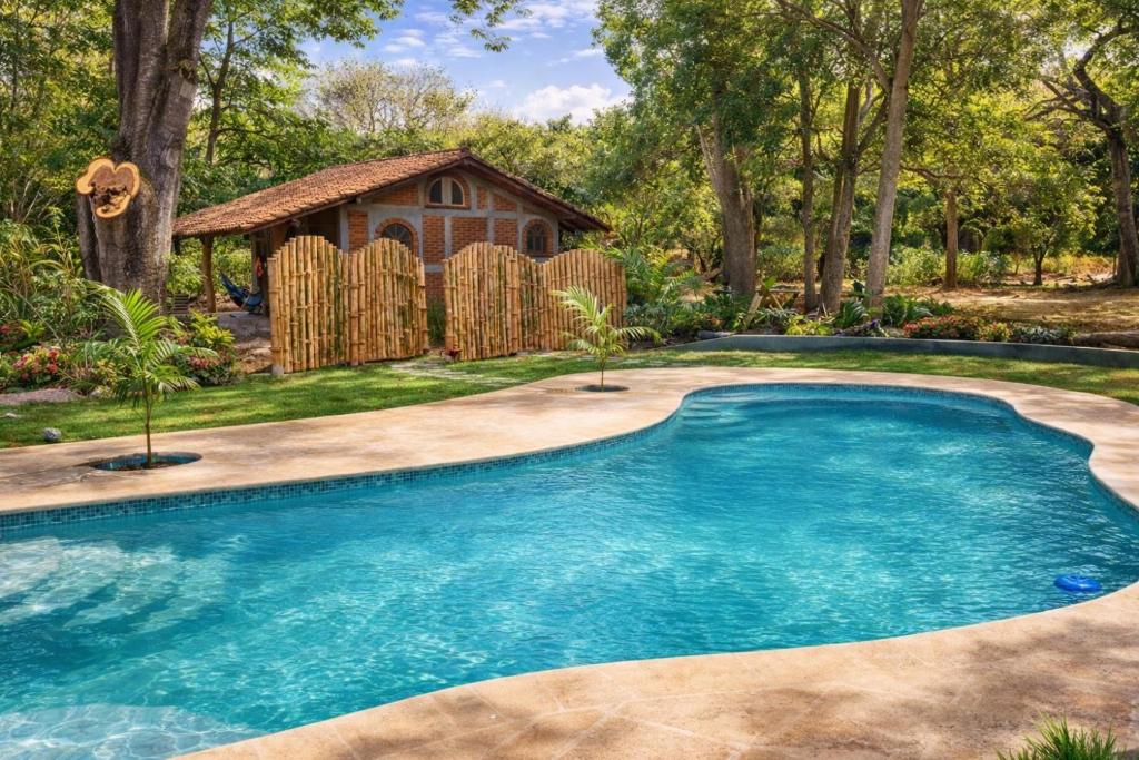 La casa de ladrillo, Las Planadas near Yankee Beach