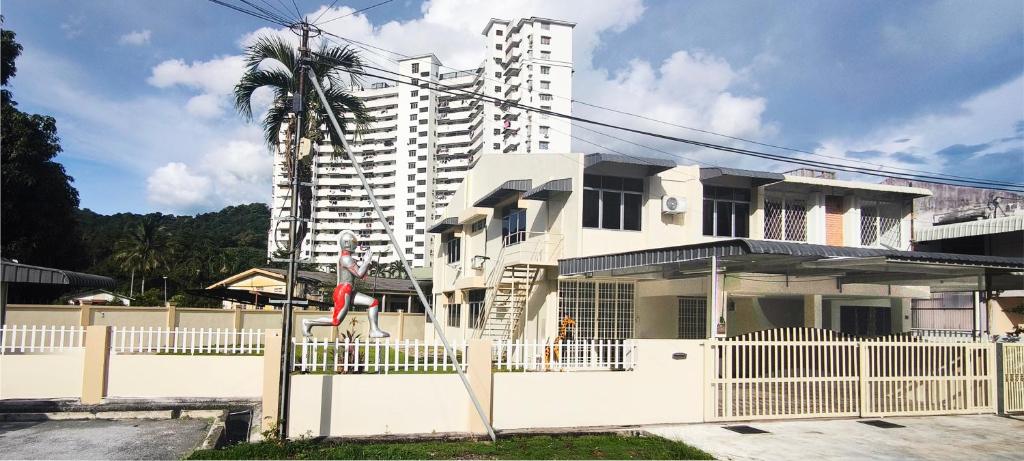 16 Pax Party House 4BR Semi - Double Storey BBQ Ready Ideal for Gathering