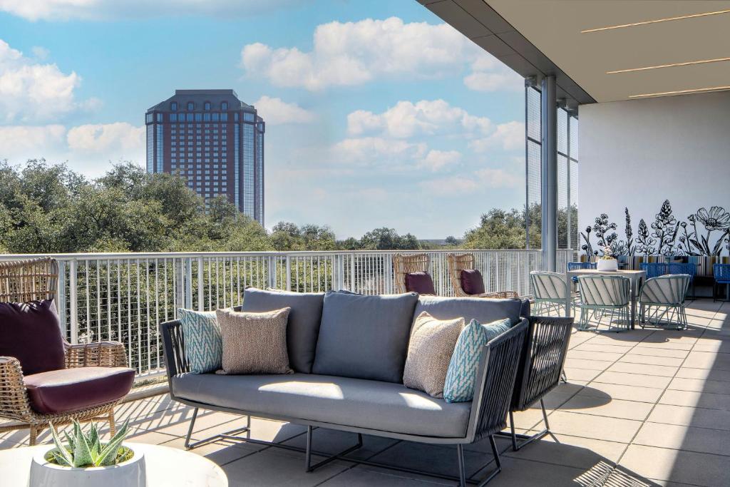 Renaissance Dallas Hotel photo