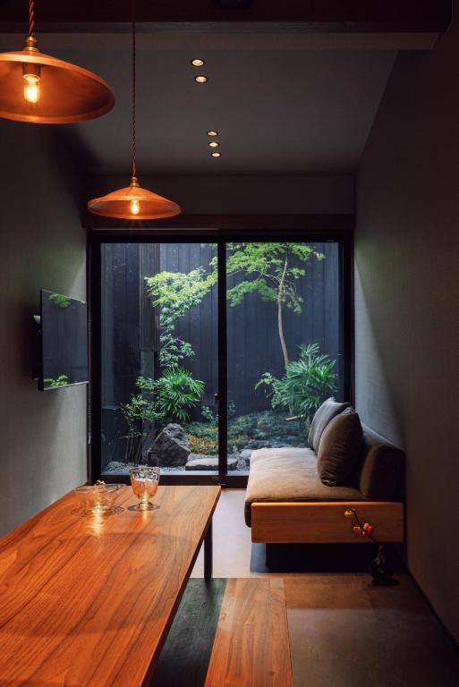 Kiraku Rakuen-a private house within walking distance of Kyoto Imperial Palace Enjoy the quiet life of the ancient capital