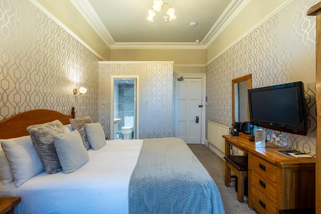 The Gifford - Deluxe King Room