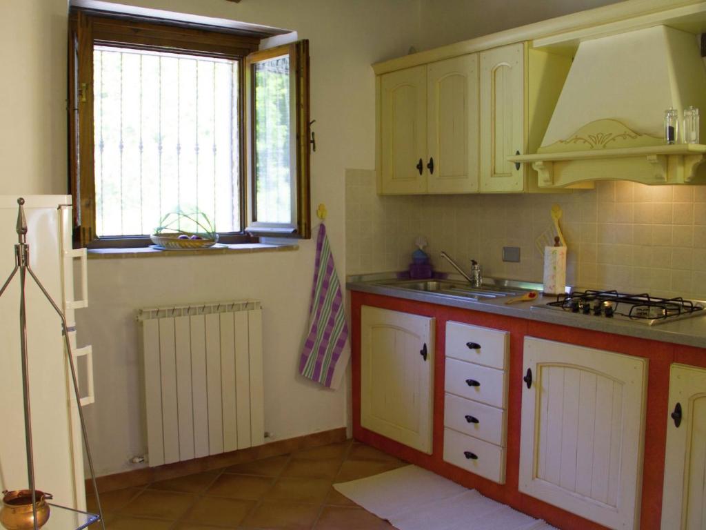 Kuchyňa alebo kuchynka v ubytovaní Umbria Hideaway for Two