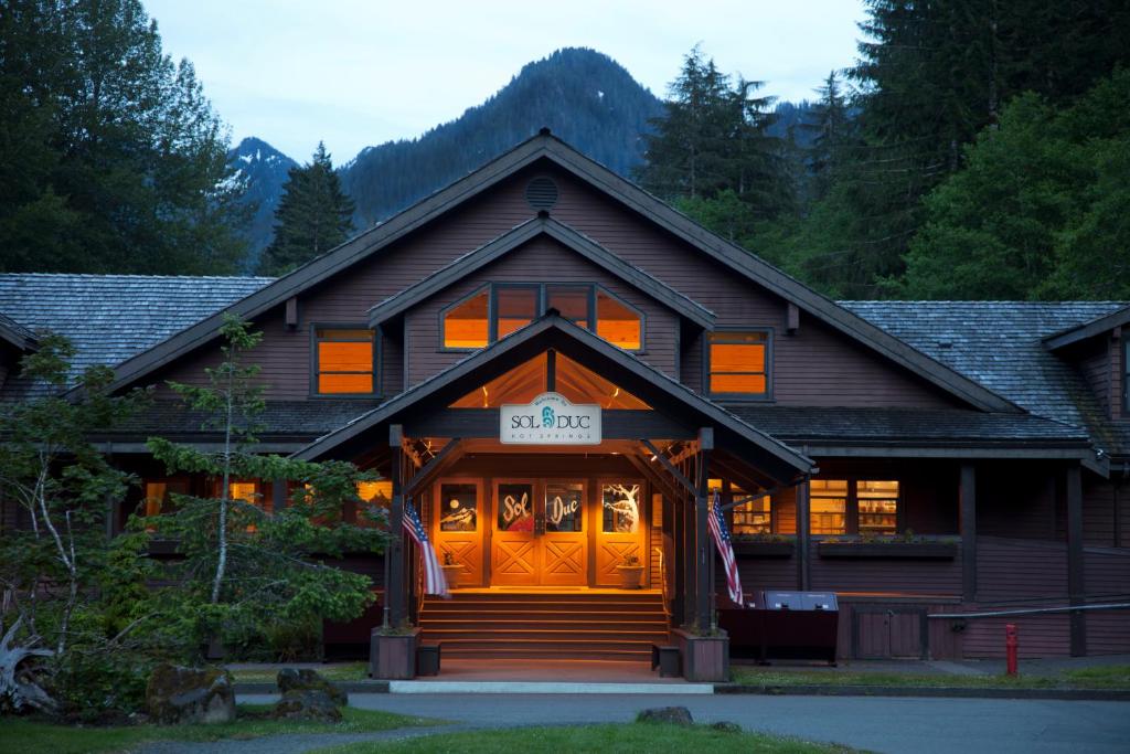 Gambar di galeri bagi Sol Duc Hot Springs Resort di Ovington