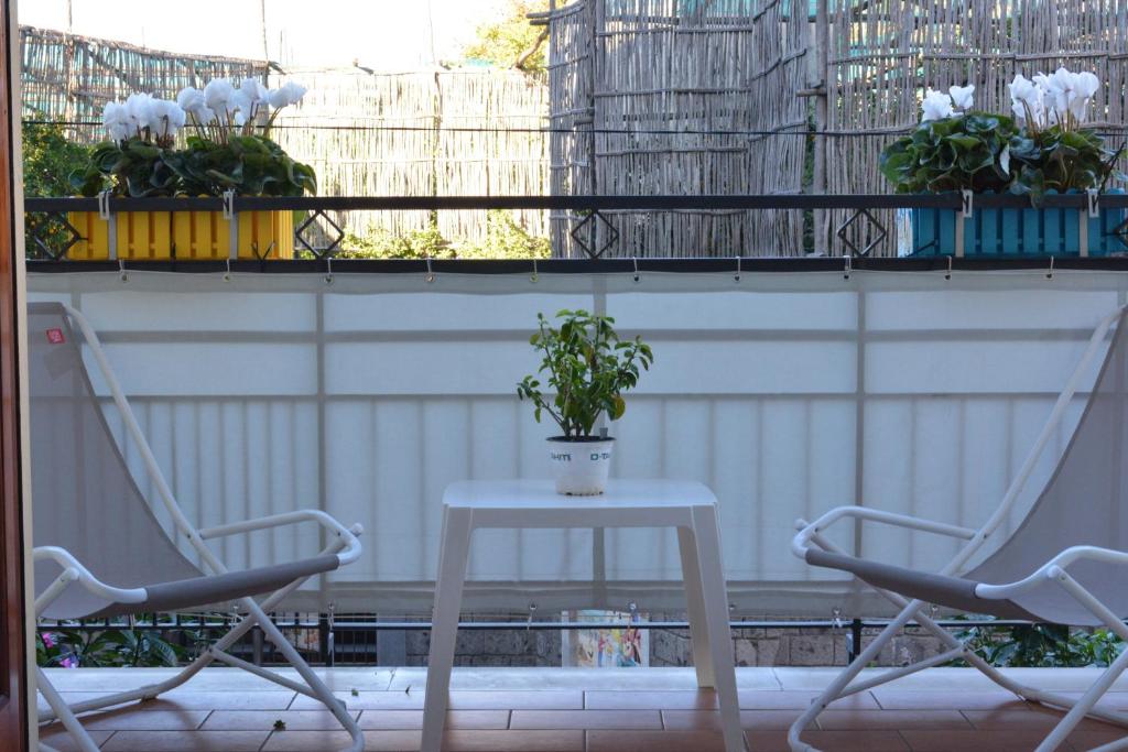 Balkón nebo terasa v ubytování Flower Suites Sorrento