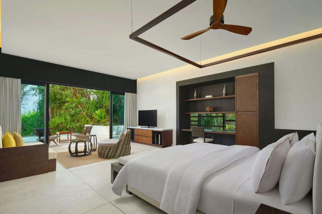 The Westin Maldives Miriandhoo Resort - View 5
