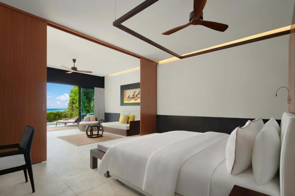 The Westin Maldives Miriandhoo Resort - View 32