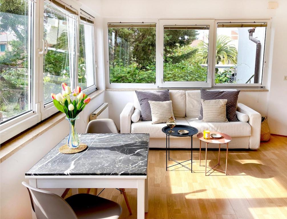 Bright apartment Milda