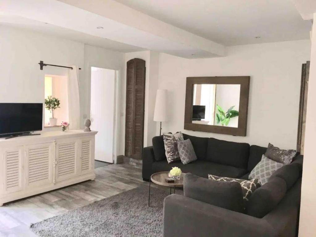 Cannes Centre Old Town 5 Pers 2 Bedroom