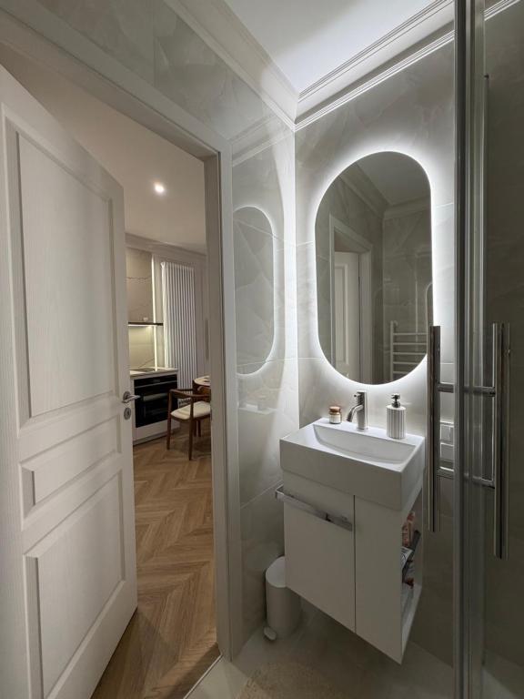 FID B' Home - Studio Élégance Haussmannienne – photo 8