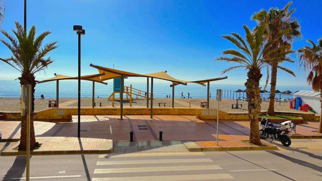 Espectacular piso reformado 1a linea de playa