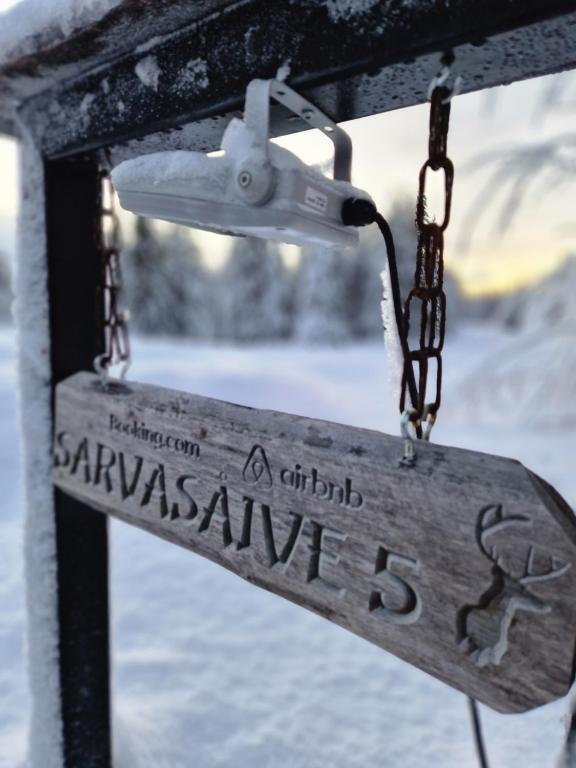 a sign that says sakkritkritkritkritkritkritkritkritkritkrit at Sarvasstugan in Auktsjaur