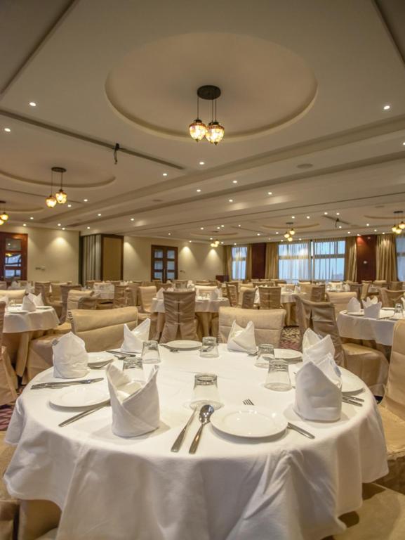 Restaurace v ubytování Cloud Hotel & Suites