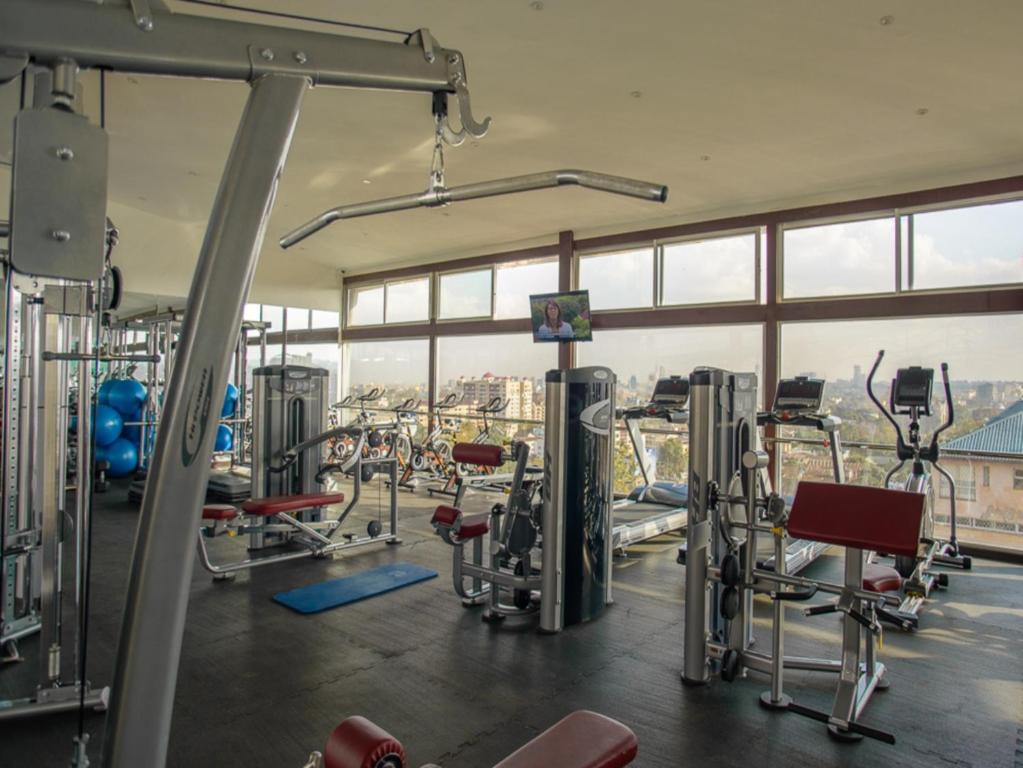 Fitness centrum a/nebo fitness zařízení v ubytování Cloud Hotel & Suites