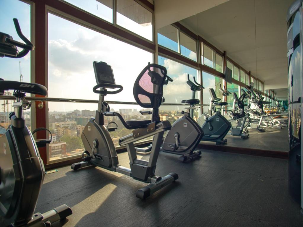 Fitness centrum a/nebo fitness zařízení v ubytování Cloud Hotel & Suites
