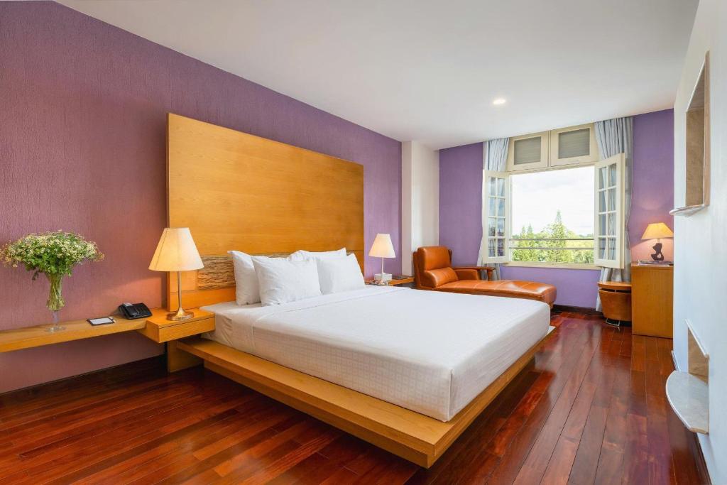 Suite Premium Có Giường Cỡ King Nhìn Ra Hồ Nước