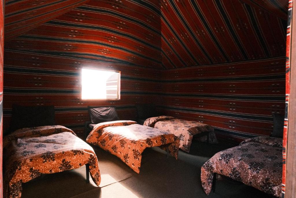 Wadi Rum Magic Nature Camp - Habitación Triple Con Vistas A La Montaña