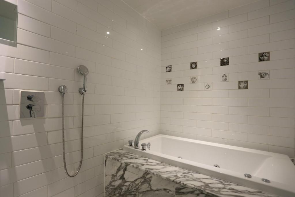 Christie Hotel 크리스티 호텔 - Double Room With Private Bathroom