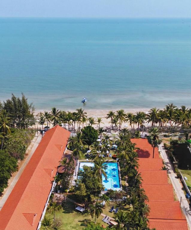 Dolphin Bay Beach Resort