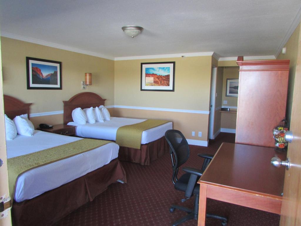 Postel nebo postele na pokoji v ubytování Travelodge by Wyndham Hawthorne