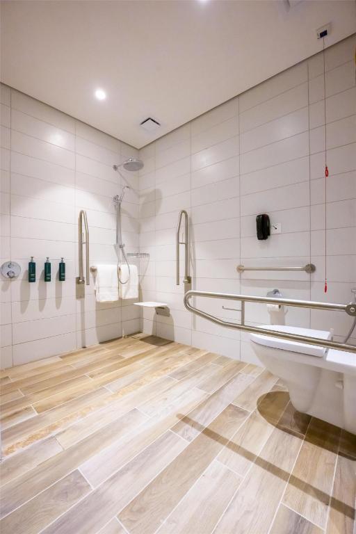 Hilton Garden Inn Al Khobar King Fahd Causeway - Camera King - Accessibile Ai Disabili