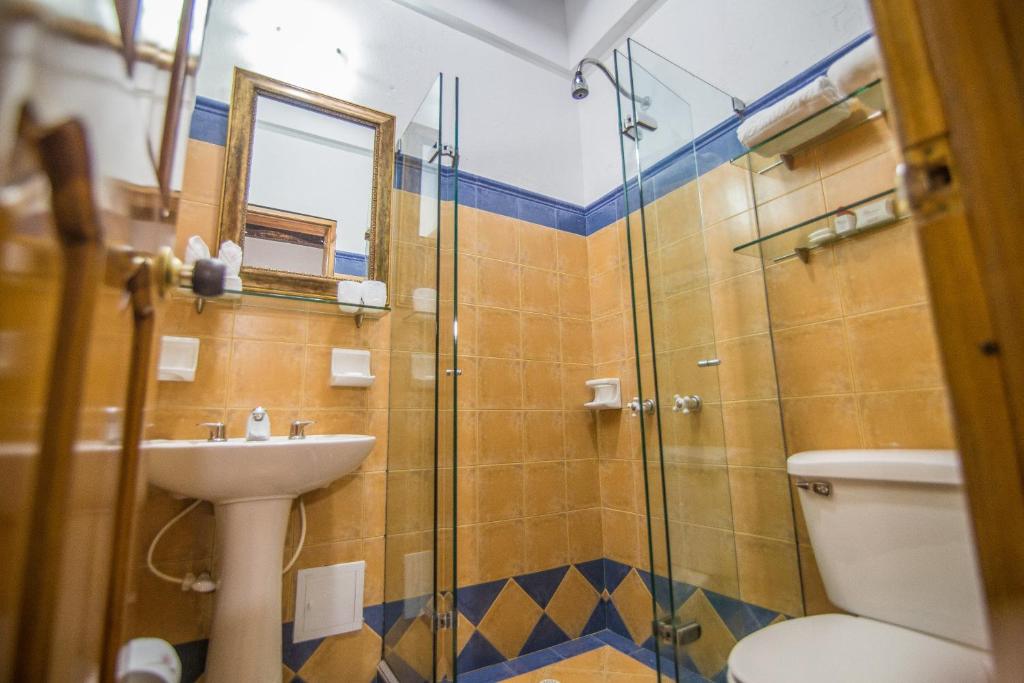 Koupelna v ubytování Hotel 3 Banderas