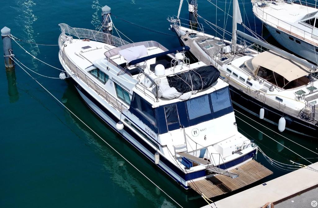 NAVÏ - Yacht à quai au cœur de Sète - Terrasse & Flybridge - 2 à 8 personnes
