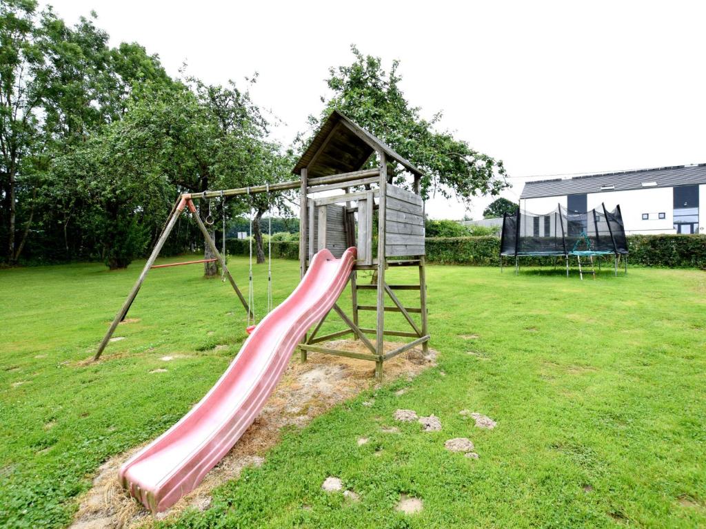 Herní místnost nebo prostor pro děti v ubytování Holiday Home in Lierneux near Forest Trails