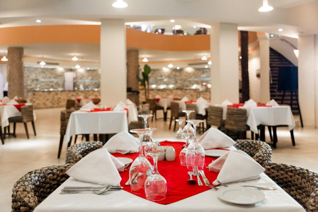 Restaurace v ubytování Coral Sun Beach