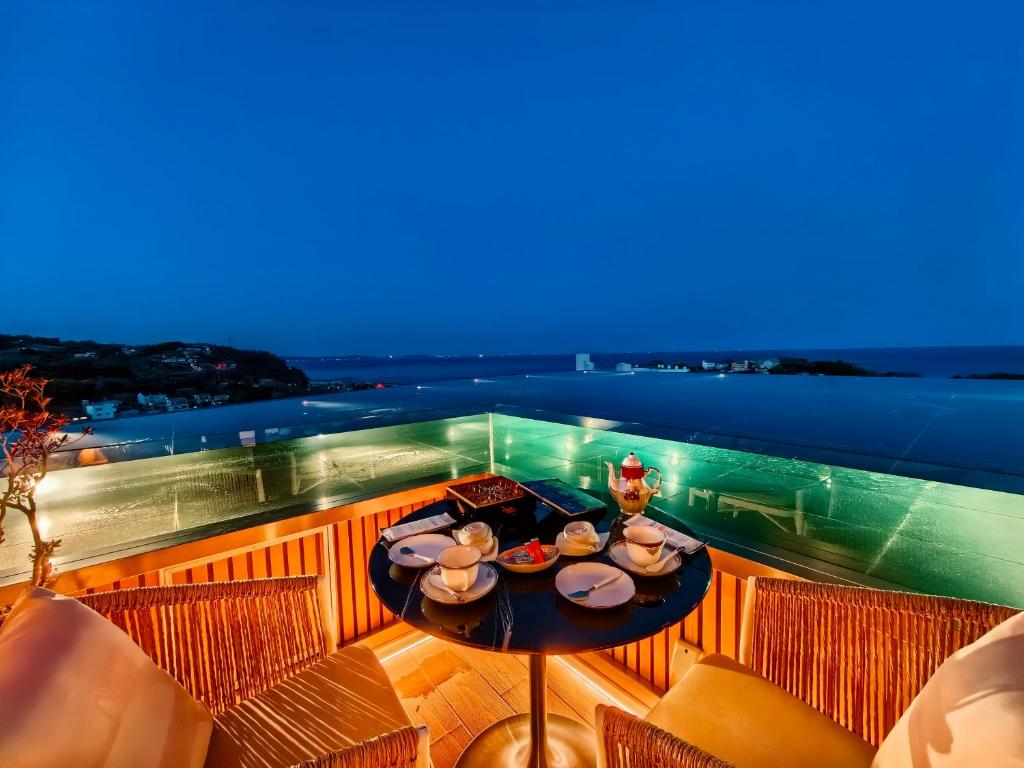 Tsuru Yoshikawa Onsen - Habitación Doble Deluxe Con Balcón Y Vista Al Mar