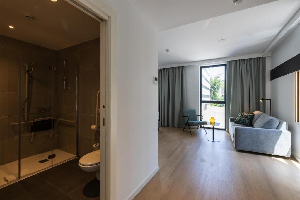Spark By Hilton Madrid Alcala - King Room - Mobility Accessible