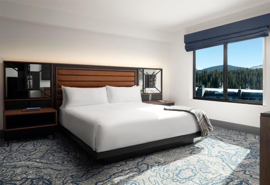 Hotel Alpenrock Breckenridge, Curio Collection by Hilton - 