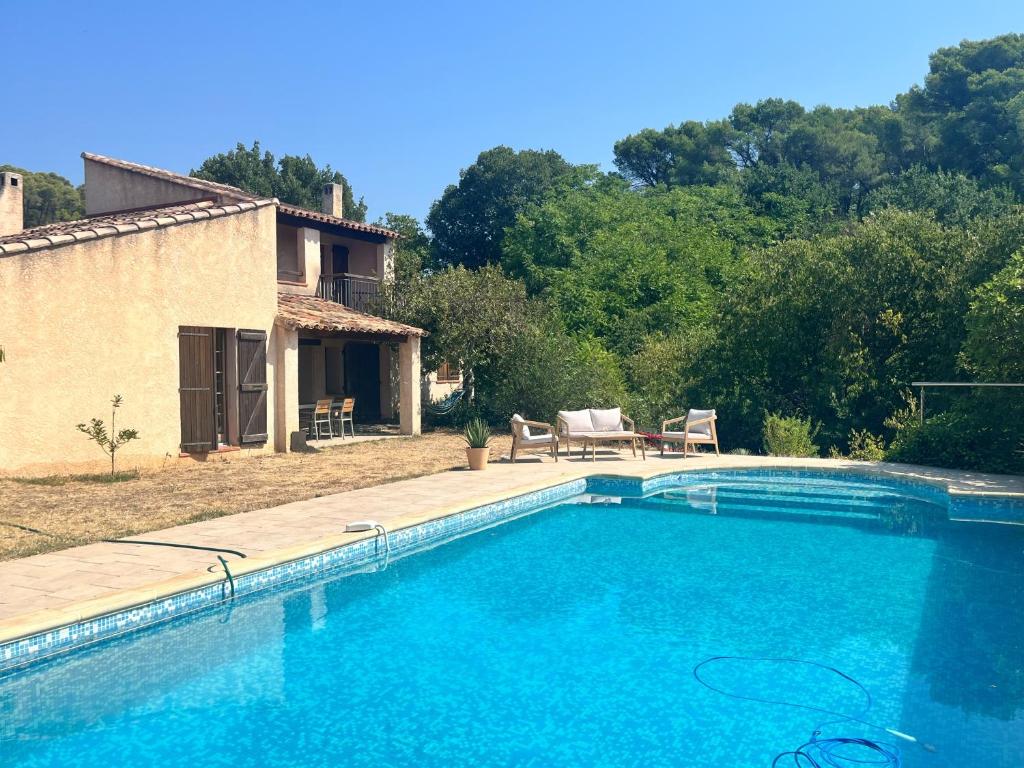 Villa de charme avec magnifique piscine