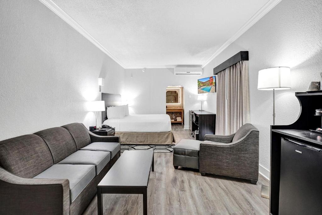 The Harrison Hotel Downtown Hollywood FL, an Ascend Collection Hotel photo